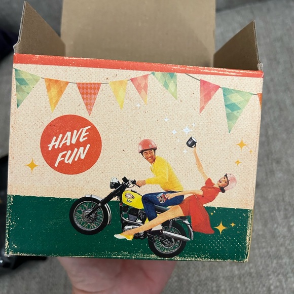 Wunderbar Retro Enamel Mug - Blue and White - Picture 3 of 3